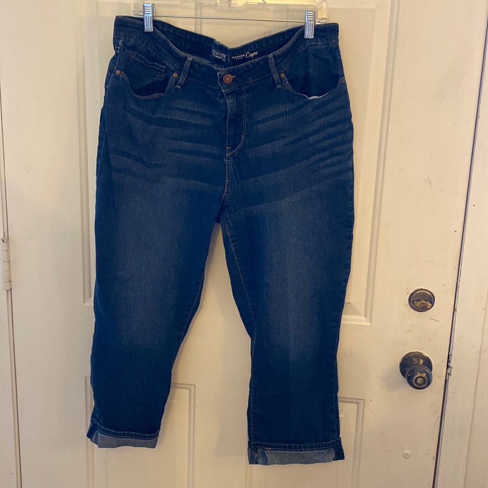 Signature By Levi Strauss &Co capris jeans Size 18